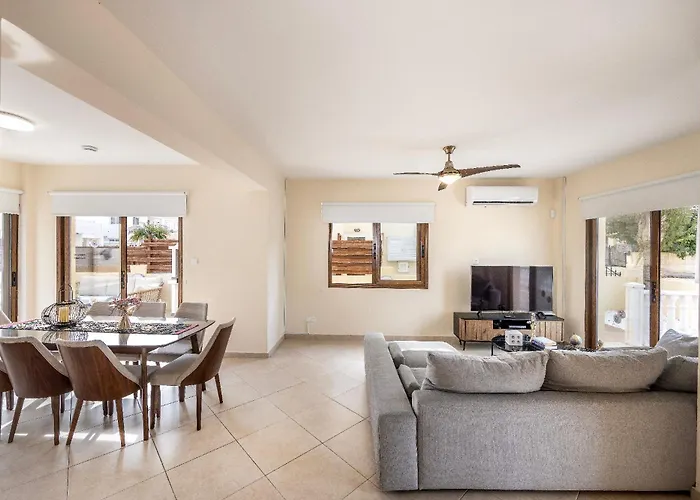 Vila Poseidon Paralimni