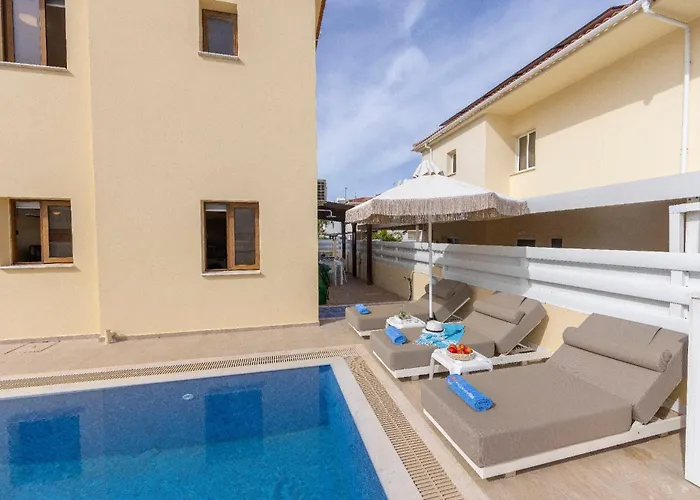 Poseidon Vila Paralimni