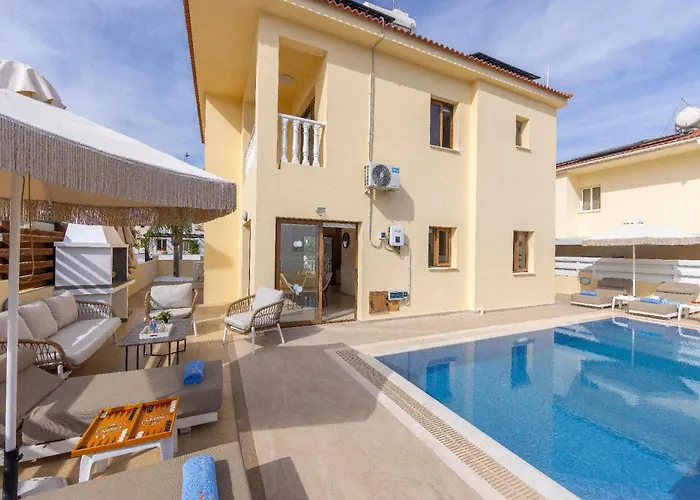 Poseidon Vila Paralimni