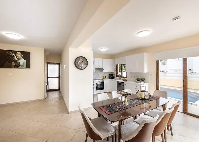 Vila Poseidon Paralimni