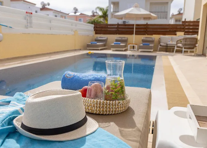 Poseidon Vila Paralimni