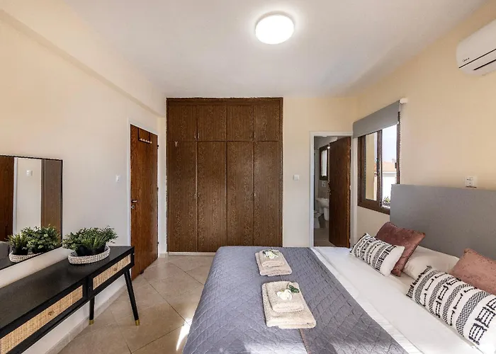 Poseidon Vila Paralimni